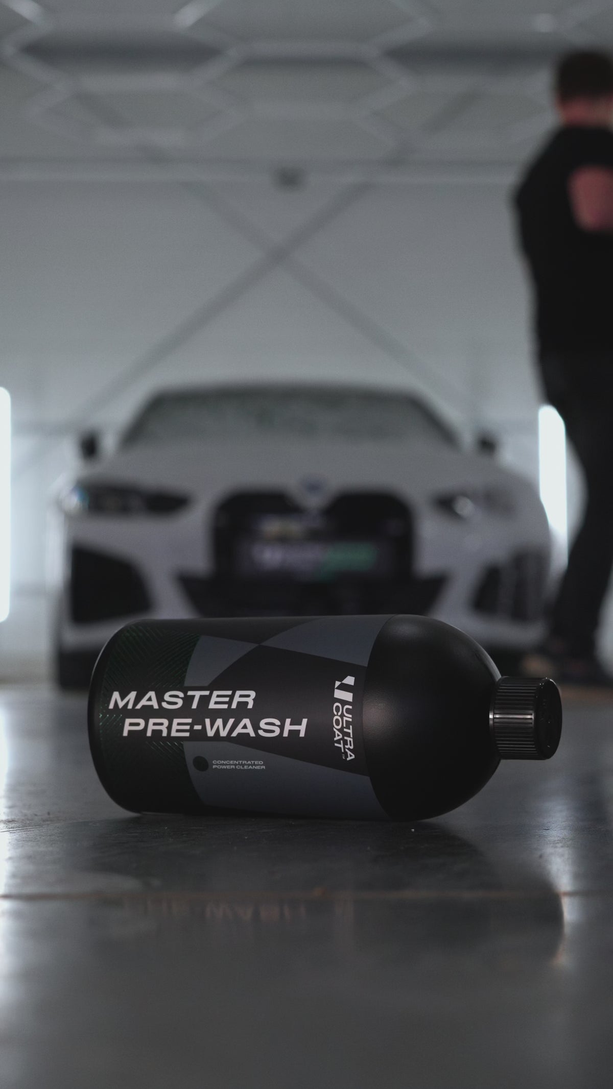 Load video: ULTRACOAT Master Pre-Wash – versatile vehicle pre-wash cleaner